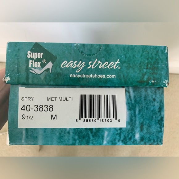 Easy Street Spry silver/gold heel, 1.75” height, size 9.5M, in original box. - Picture 9 of 10